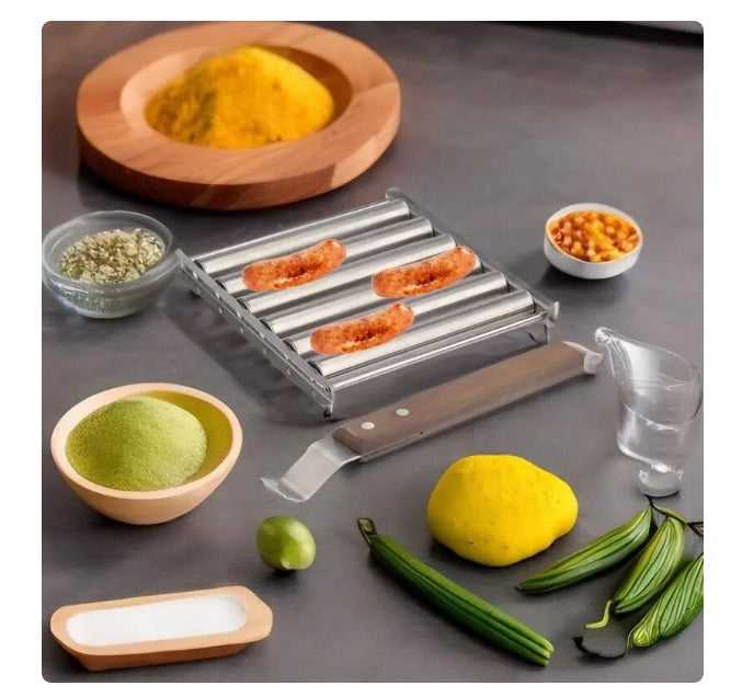 Electric hot dog roller with rotating stainless steel rollers