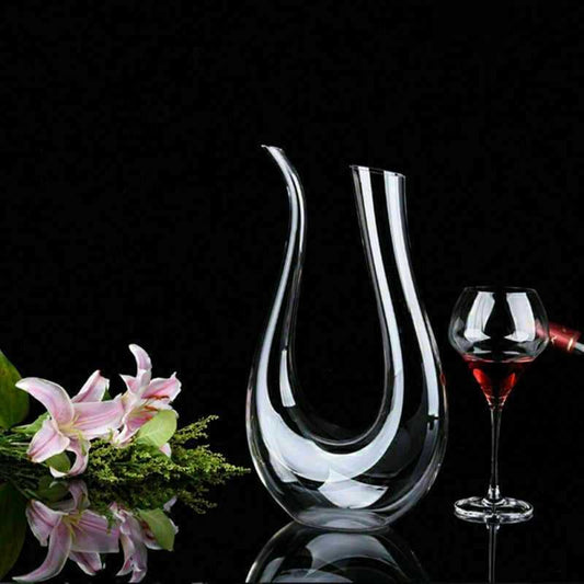 Crystal U-shaped 1500ml wine decanter for aerating red wine, elegant hand-blown glass design, perfect for home, bar, or gift use.